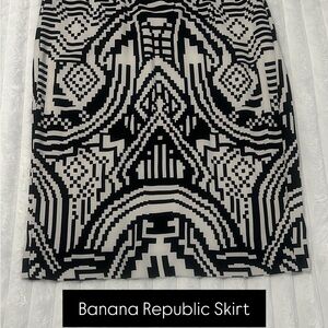 Banana Republic Monochrome Patterned Pencil Skirt